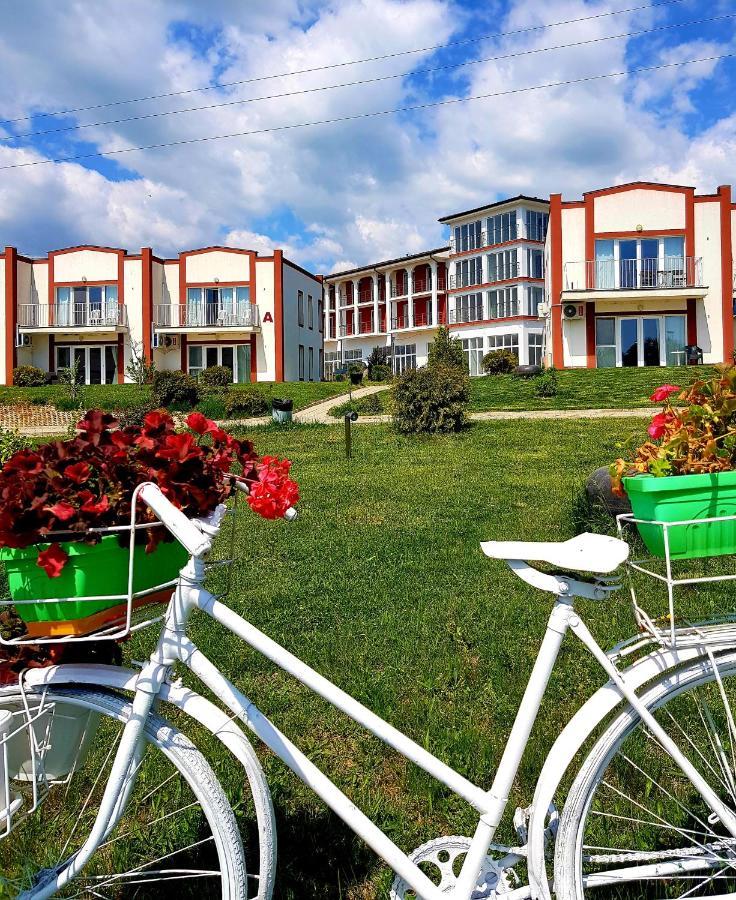 Апартаментен Туристически Комплекс Аква Терми Krasnovo Exteriör bild